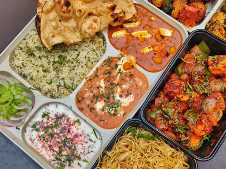 Best Street Foods in Delhi – A Local’s Guide to Iconic Flavors